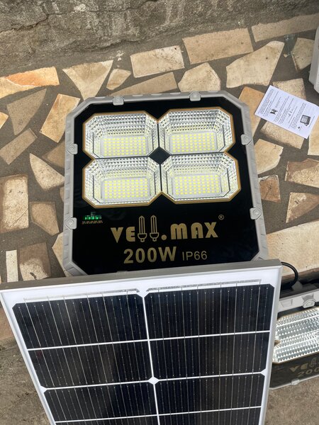 Projecteur Solaire LED 200W IP66