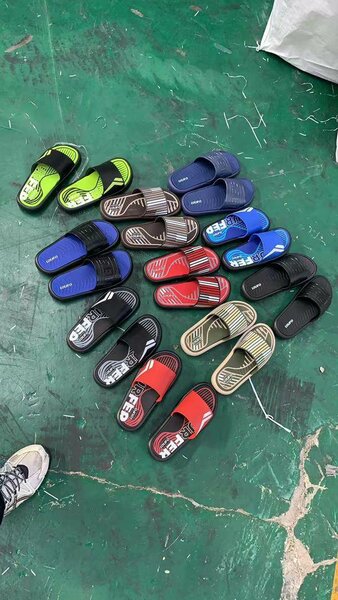 Claquettes décontractées homme