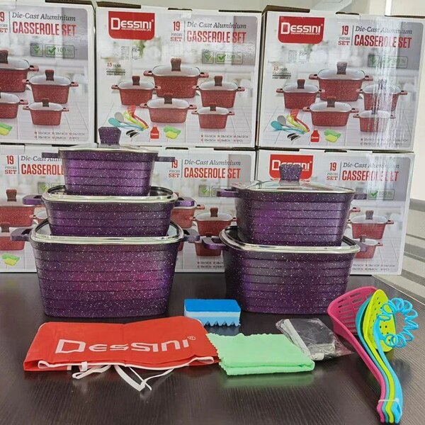 Non stick cookware set