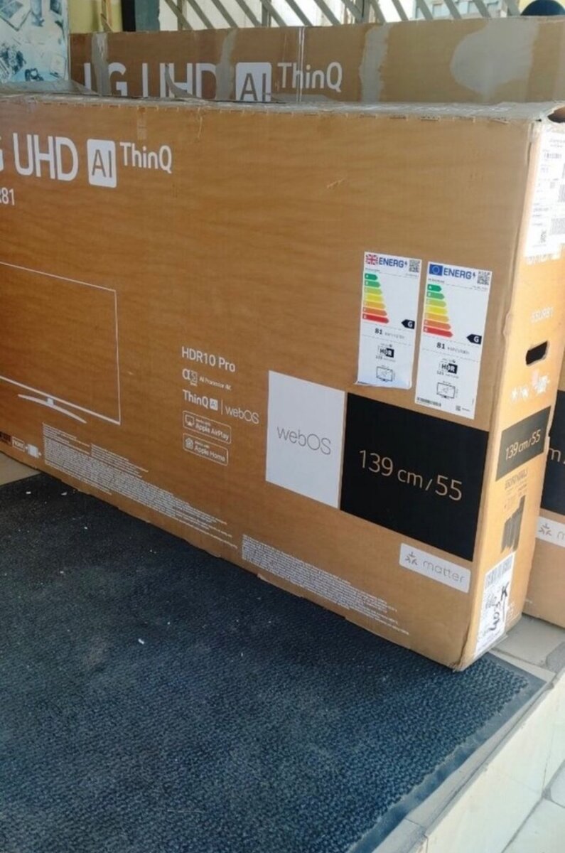 LG 55 UHD SMART  Alexa Chromcast apple airplay