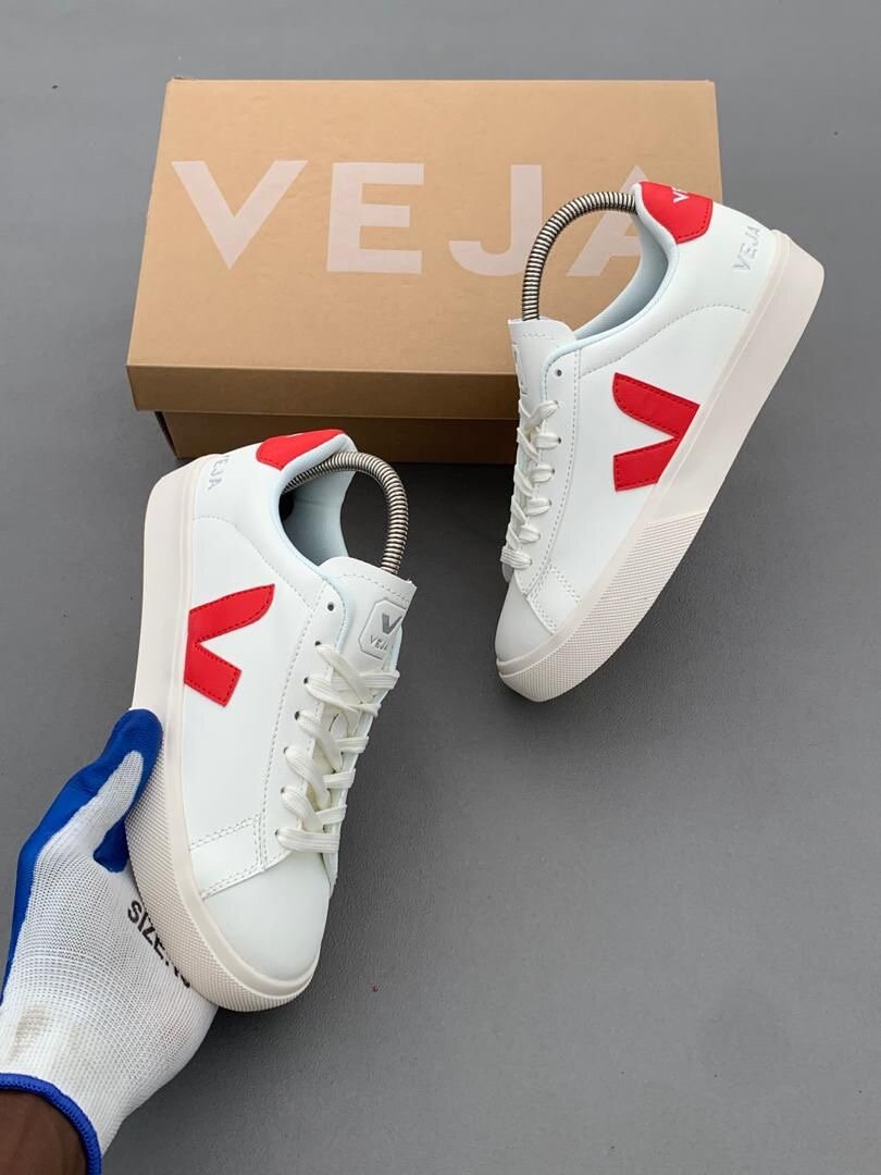 Sneakers VEJA Blanc et Rouge