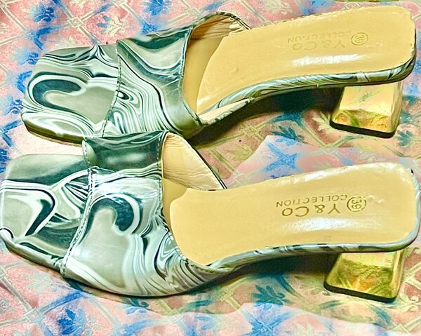 Sandales à talon marbré élégantes