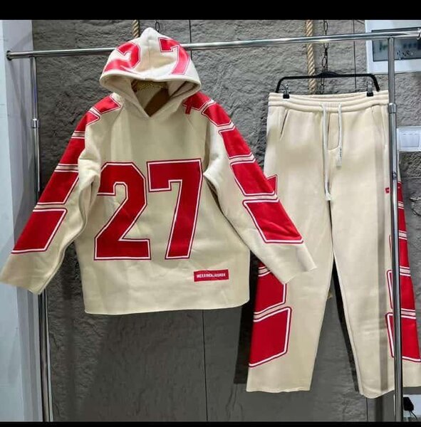 Ensemble de sport à capuche