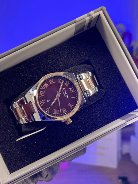 Montre femme luxueuse Armani