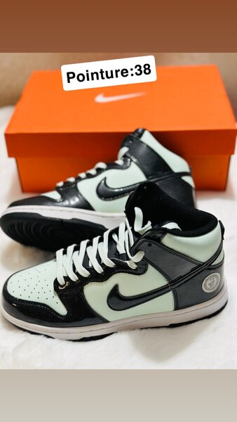 Baskets Montantes Noires et Blanches