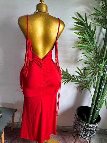 Robe rouge élégante soirée