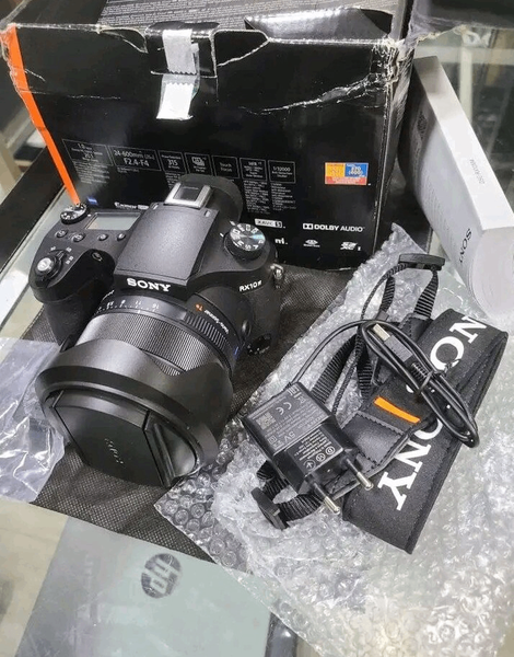 Appareil photo Sony RX10IV