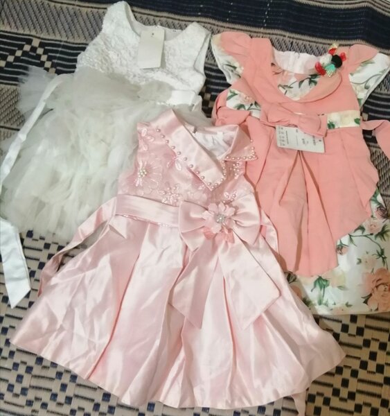 Robes élégantes pour filles