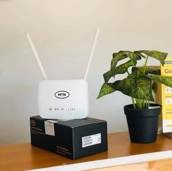 4G and 5G  universal router and pocket mifi