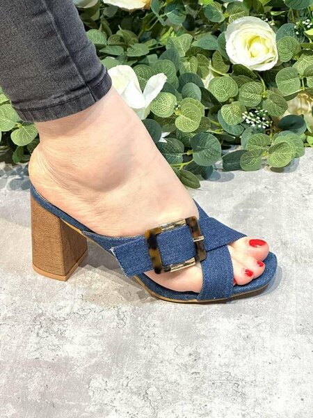 Mules en denim avec boucle