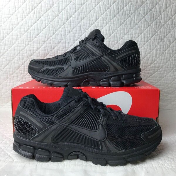 Nike vomero 5 black