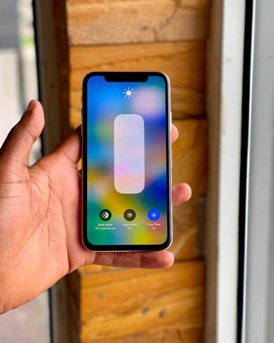 iPhone X 64GB and 256GB