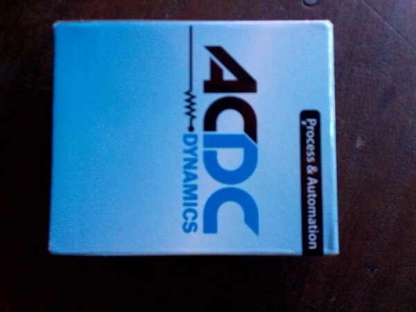 Voltage window comparator