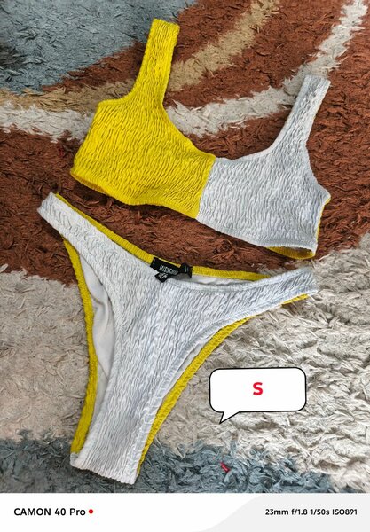 Bikini asymétrique bicolore