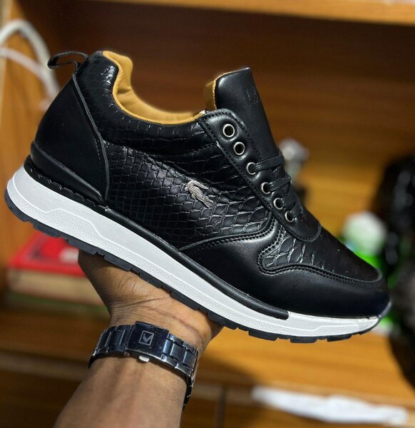 Chaussures de sport en cuir noir