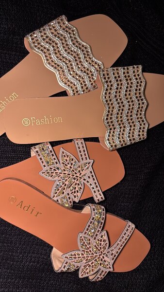 Sandales à strass élégantes