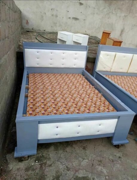 Lit en bois design moderne