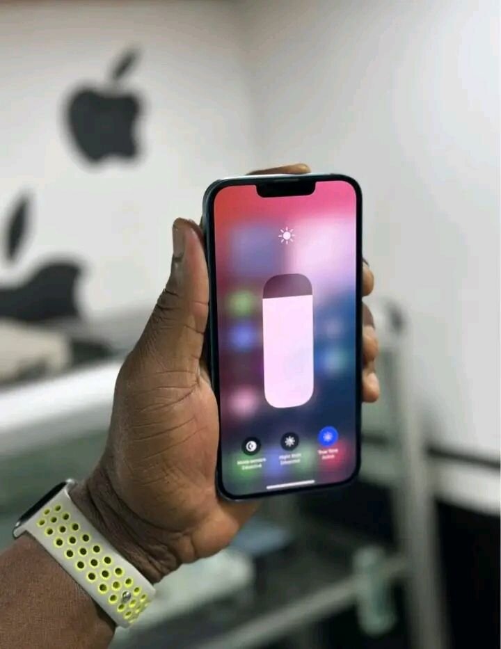 iPhone 13 simple