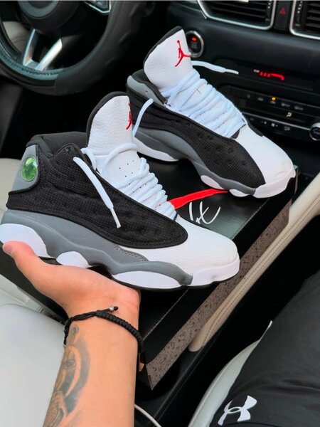 Air Jordan 13 noir blanc