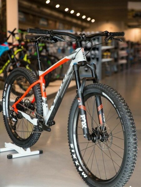 VTT électrique tout suspendu