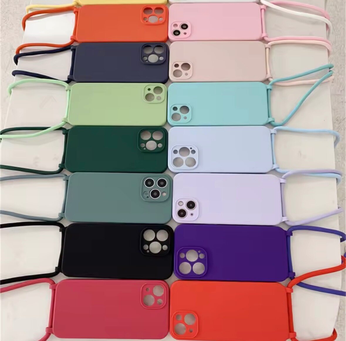 Coque téléphone avec cordon