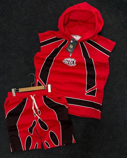 Ensemble sport à capuche rouge