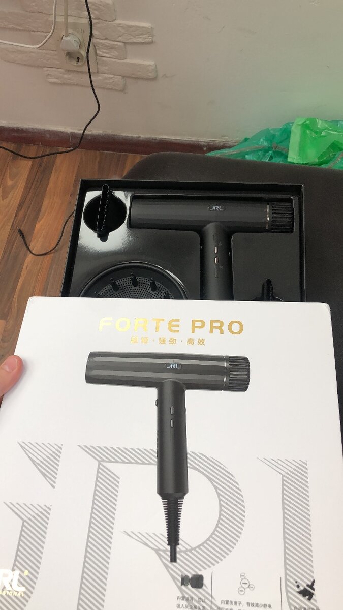 Продается фен JRL обсалютно новый не использованный