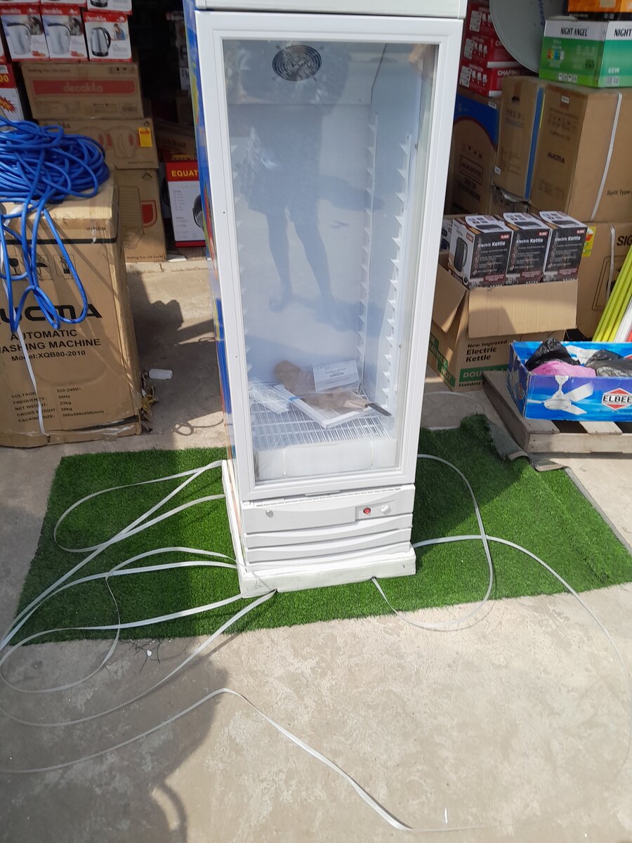 WESTPOOL SHOWCASE / DISPLAY FRIDGE 198 LITRES