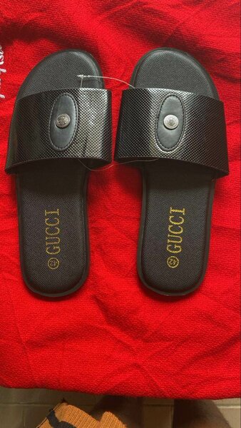 Sandales de plage Gucci