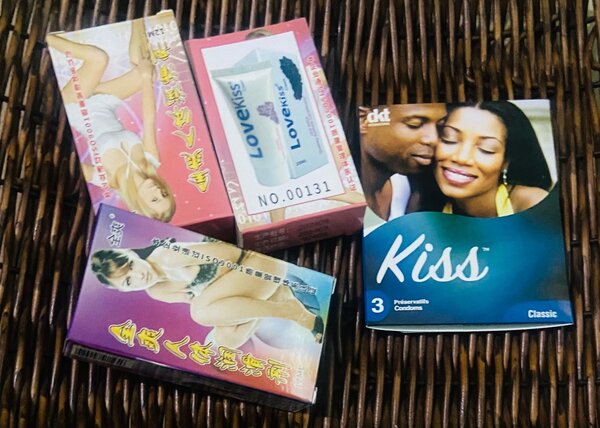 3 Préservatifs + 3 lubrifiants