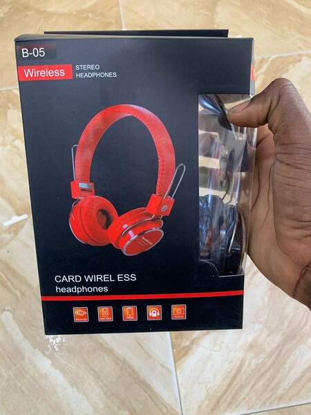 B-05 stereo headphone