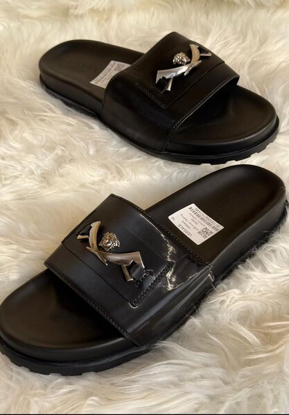 Sandales noires en cuir