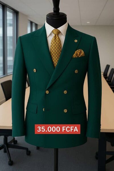 Costume élégant double-breasted