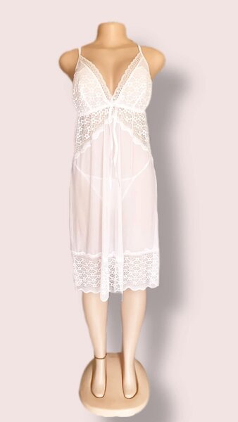 Nuisette en dentelle blanche