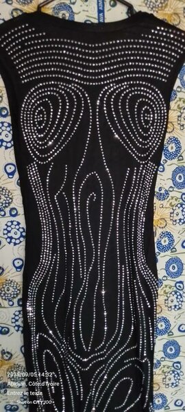 Robe moulante à strass élégante