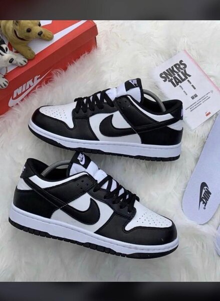 NIKE SB BLACK AND WHITE