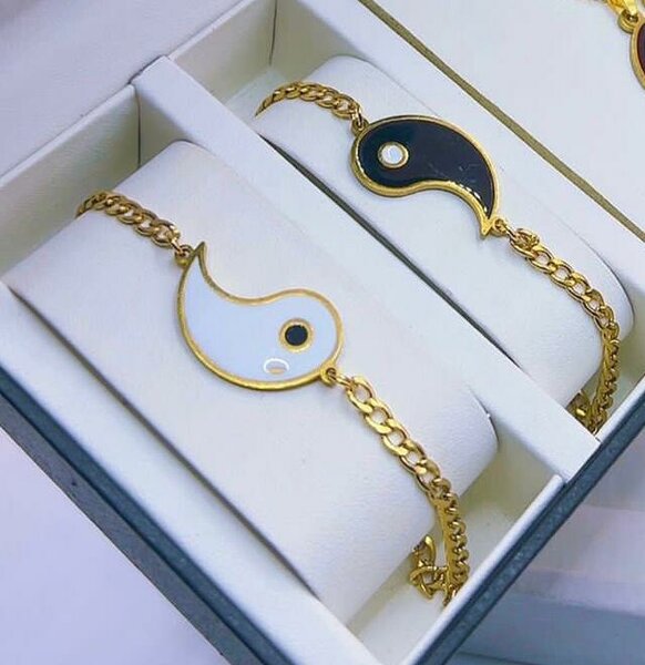 YING YANG COUPLE's handchain