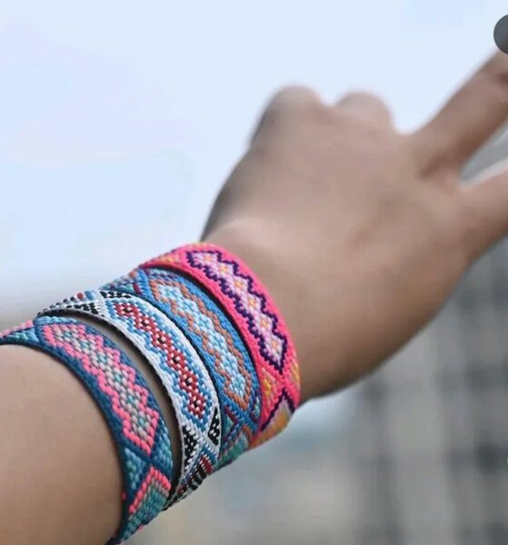 Bracelets tissés bohèmes colorés
