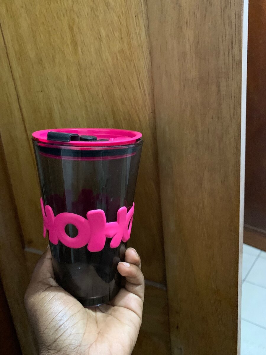 Gobelet Travel Noir et Rose