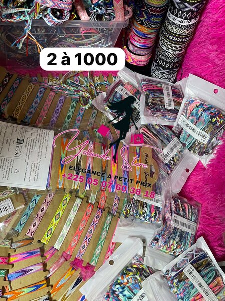 Bracelets tissés colorés pour tous