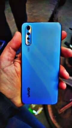 Vivo s 1