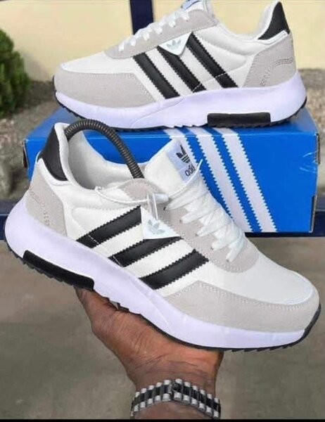 Chaussures addidas