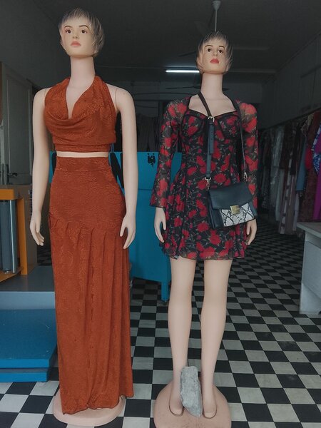 Mannequin femme pour vêtements