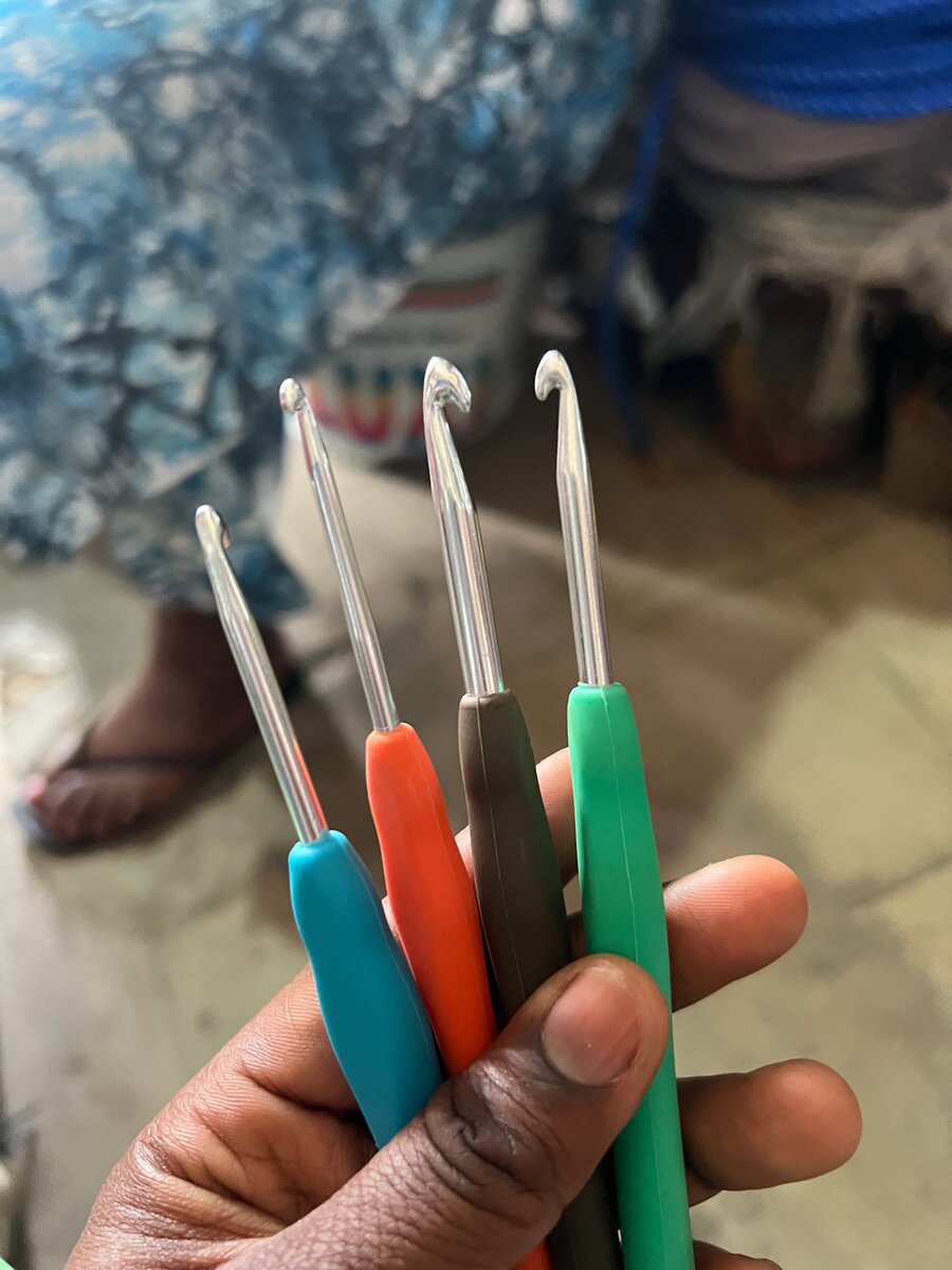 Crochets ergonomiques colorés