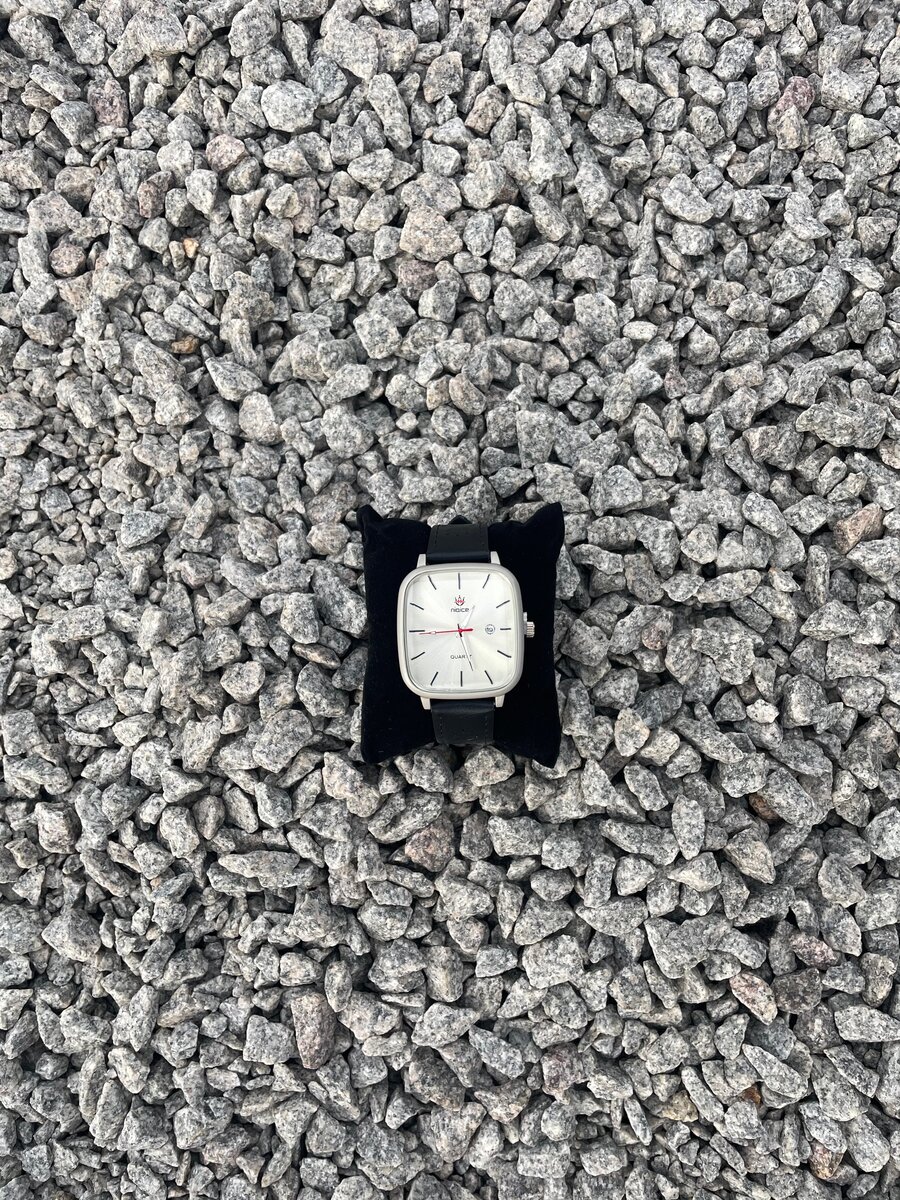 Montre classique en acier inoxydable