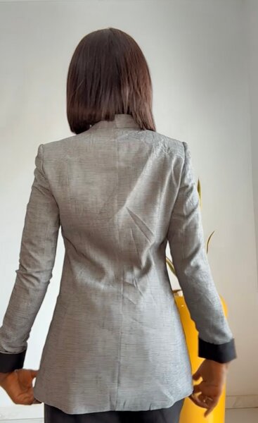 Veste de tailleur gris pour femme