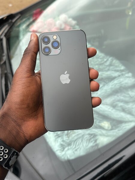 IPhone 12 Pro gris