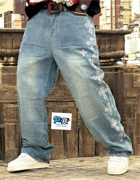 Jeans stylés avec motifs croix