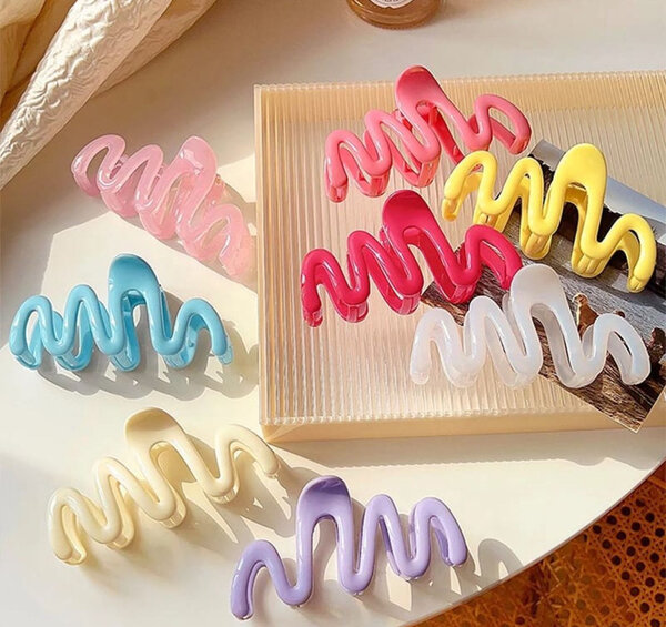 Hair claw clips