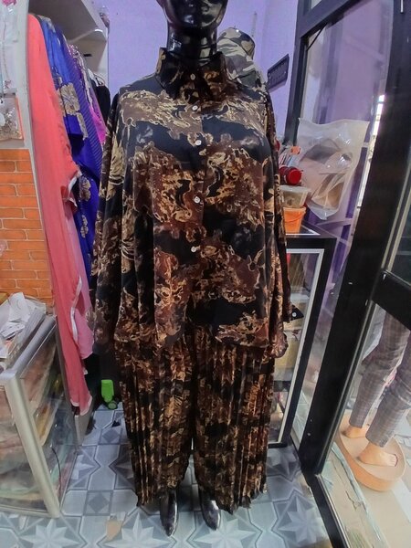 Ensemble chemise et pantalon imprimé